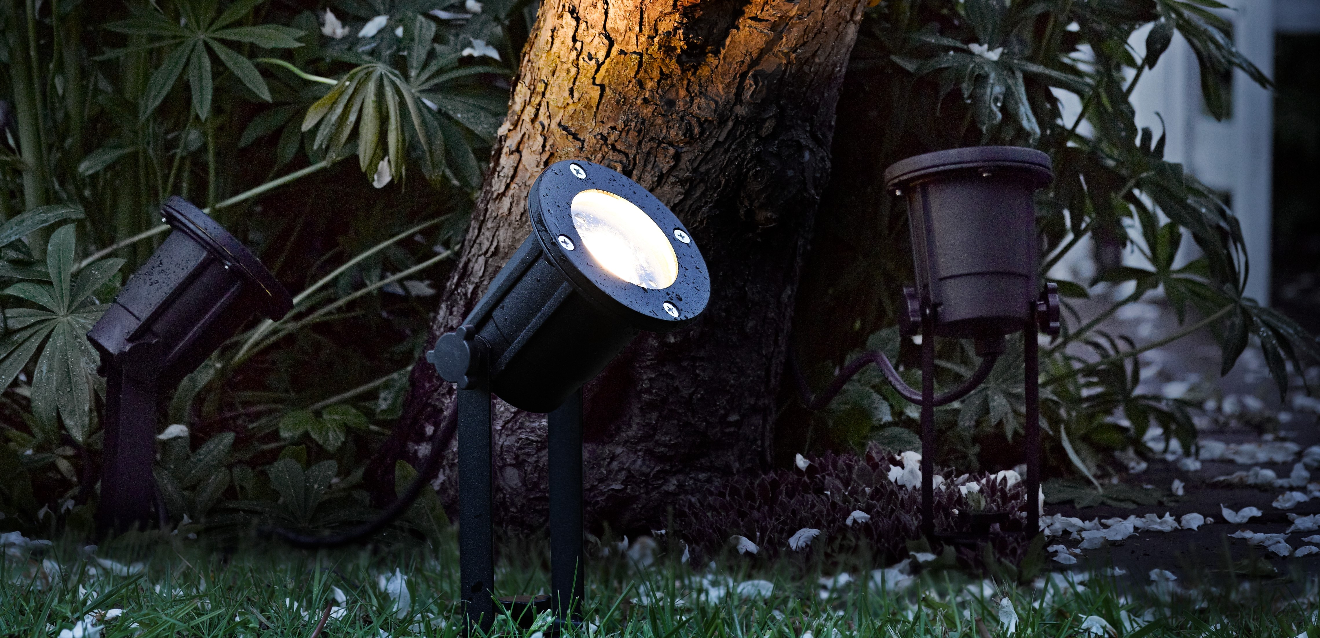 Solar Outdoor Floor Lamp With Plant Stand - IP54 Waterproof Pole Light For Garden & Patio | Auto On/Off Cordless Design