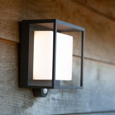 Top 5 Solar Security Lights 2024 UK