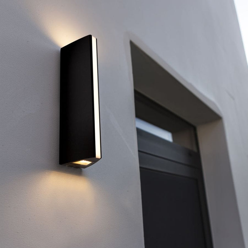 Leo Modern Outdoor Wall Light